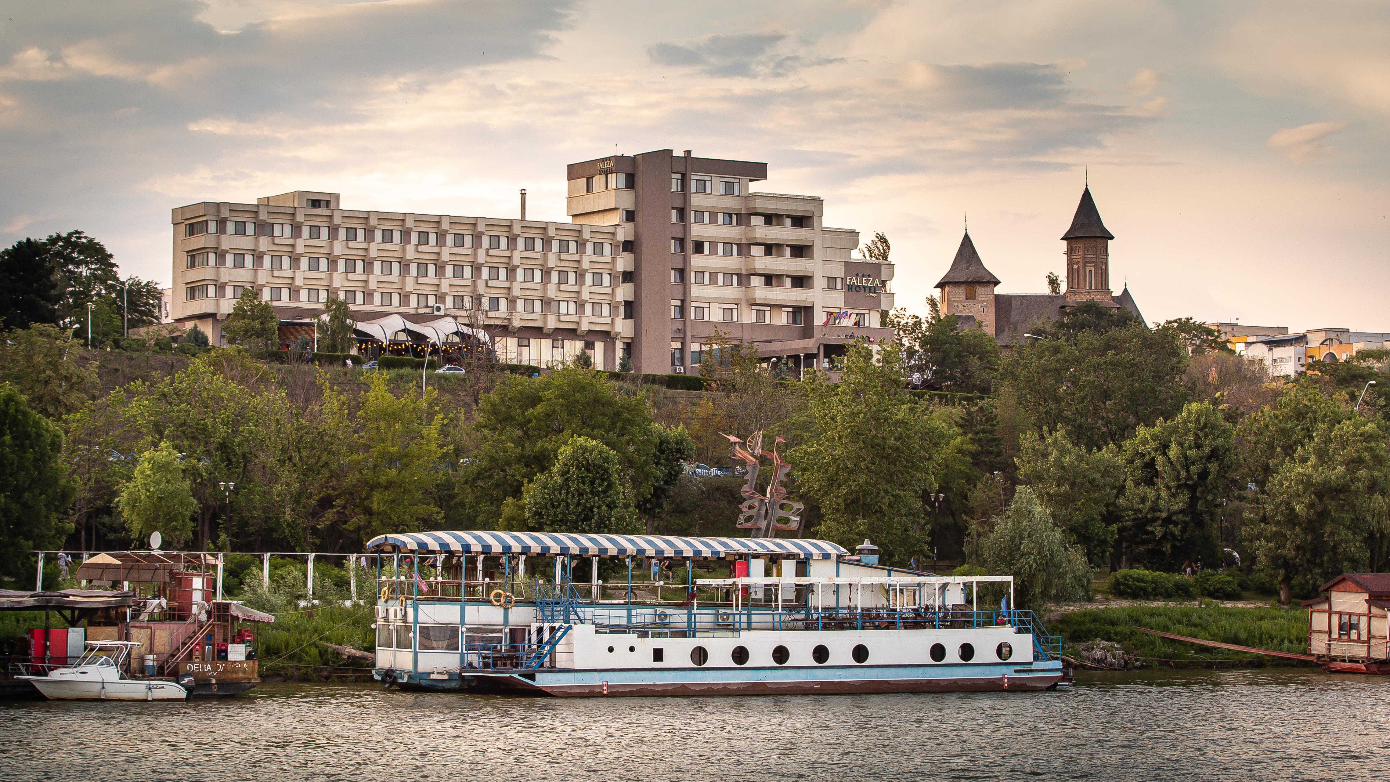 Faleza Hotel By Vega Galati  Ngoại thất bức ảnh