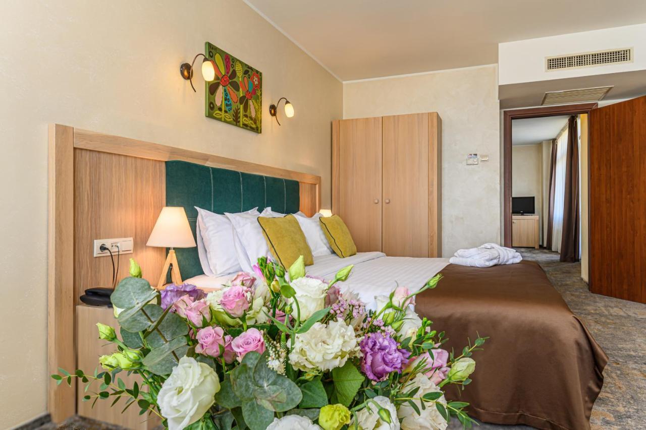 Faleza Hotel By Vega Galati  Ngoại thất bức ảnh