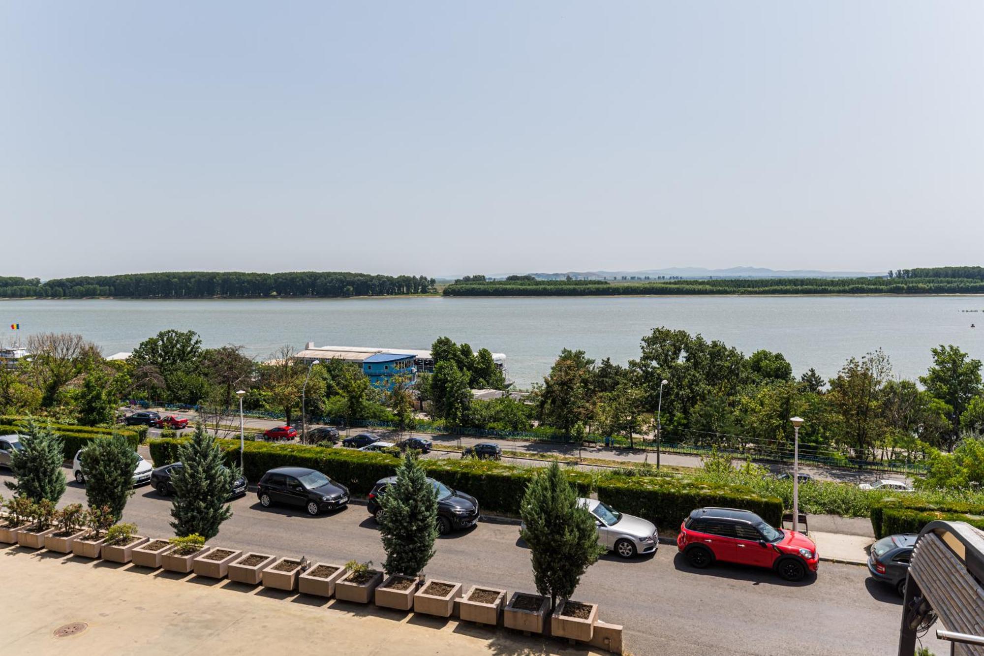 Faleza Hotel By Vega Galati  Ngoại thất bức ảnh