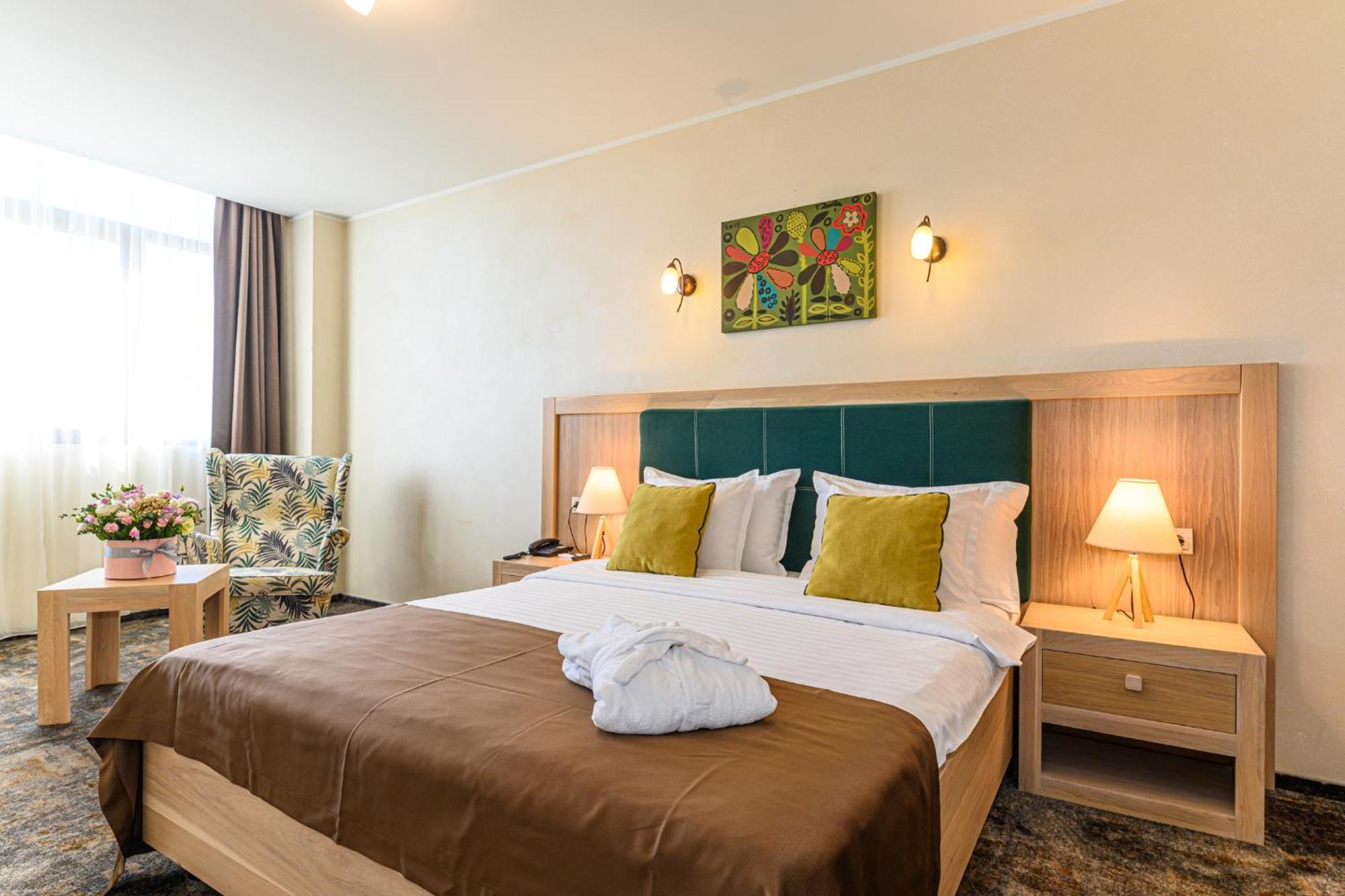 Faleza Hotel By Vega Galati  Ngoại thất bức ảnh