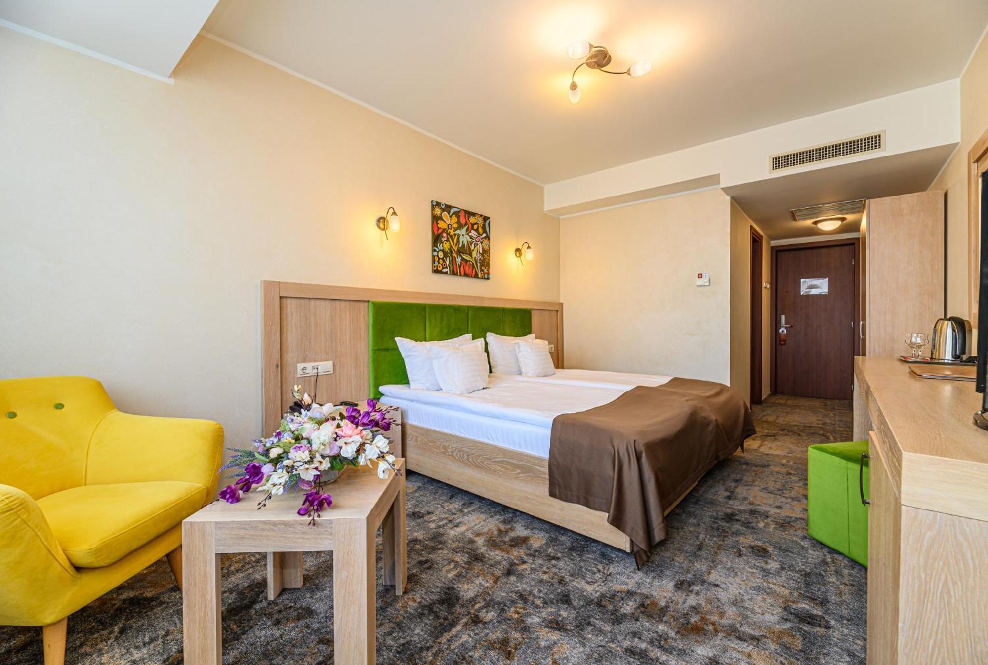 Faleza Hotel By Vega Galati  Ngoại thất bức ảnh